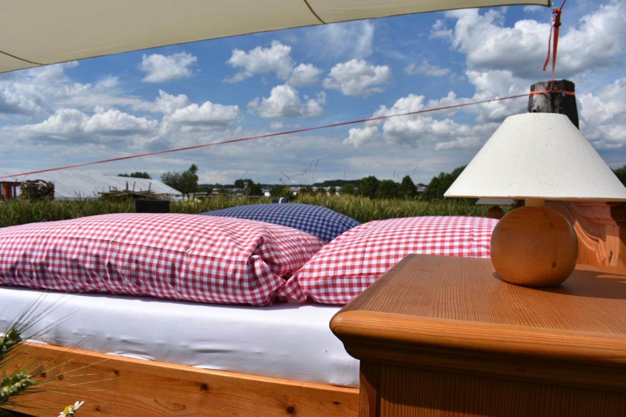 Open Air, Bett Im Kornfeld Hotel Finning Exterior photo