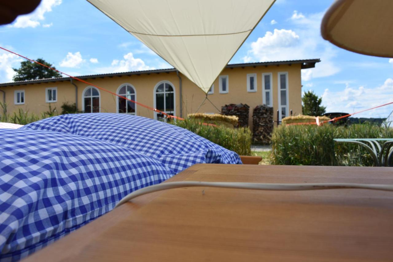 Open Air, Bett Im Kornfeld Hotel Finning Exterior photo